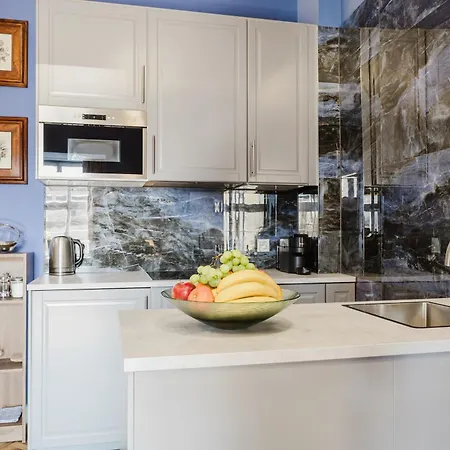 Apartment Blue House & Jacuzzi *