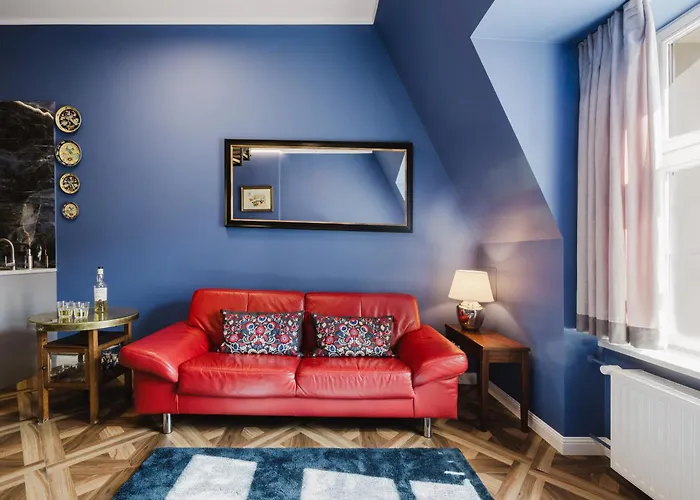 Blue House & Jacuzzi Apartment *